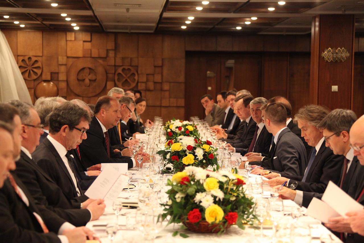 Slávnostná večera veľvyslancov členských krajín EÚ: vecera_velvyslancov_.JPG.jpg